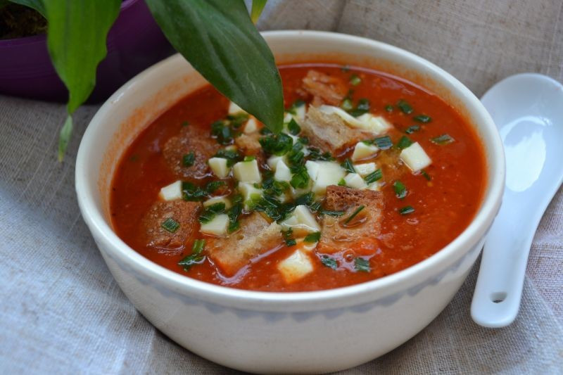 zupa-krem-z-pomidorow-z-grzankami-443125