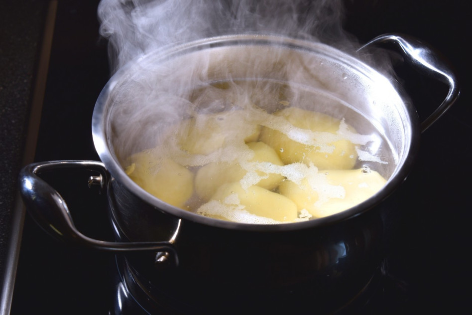 Gotujące ziemniaki